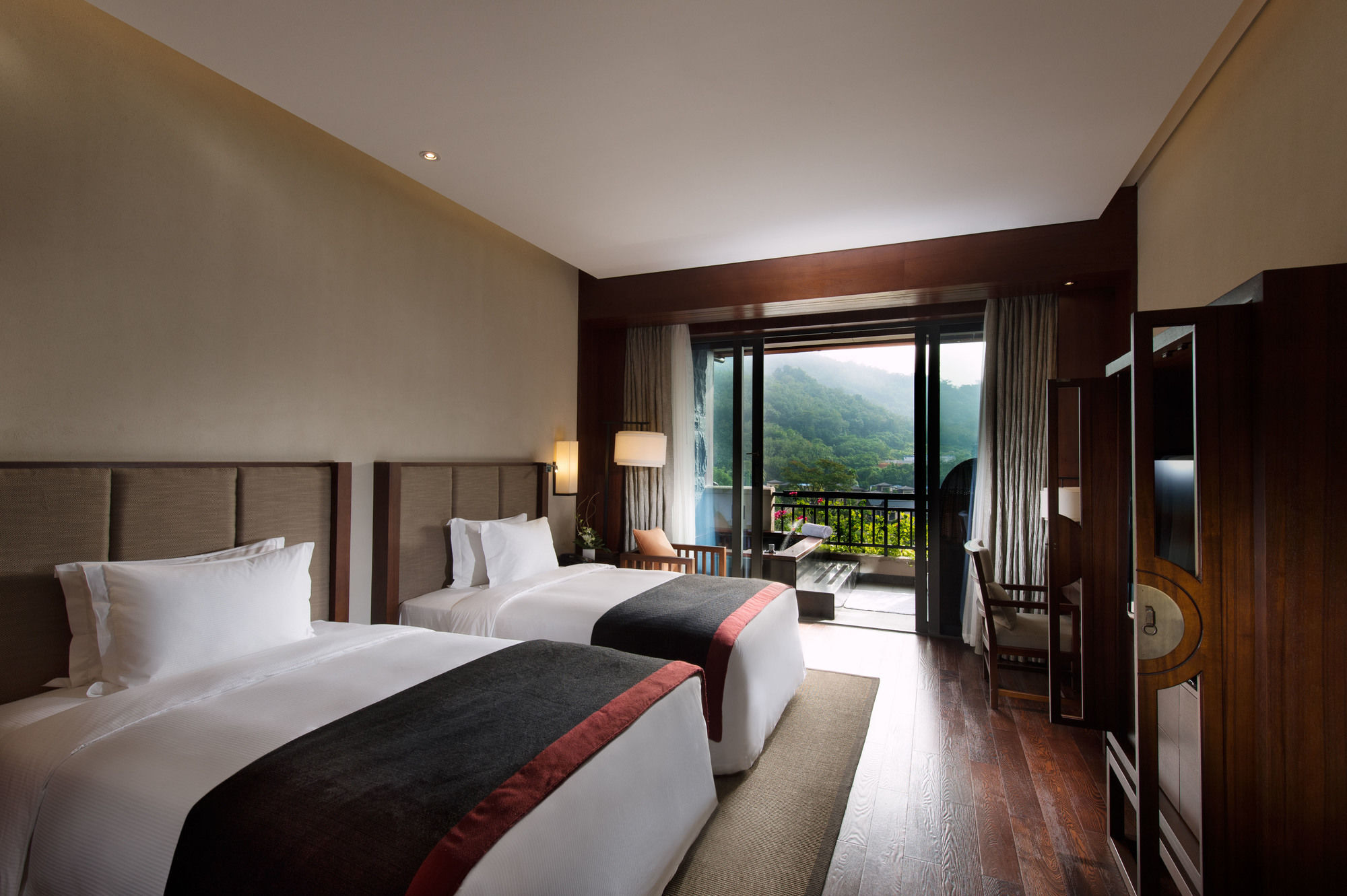 Doubletree Resort By Hilton Hotel Hainan - Qixianling Hot Spring Baoting ภายนอก รูปภาพ